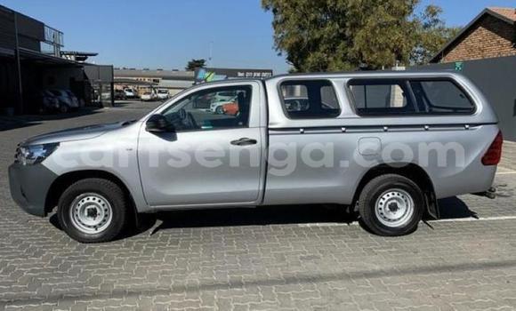 Buy Used Toyota Hilux Silver Car in Ezulwini in Hhohho Buy Used Toyota Hilux Silver Car in Ezulwini in Hhohho