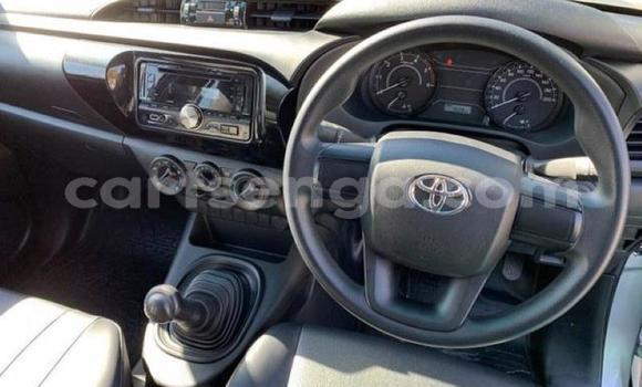 Buy Used Toyota Hilux Silver Car in Ezulwini in Hhohho Buy Used Toyota Hilux Silver Car in Ezulwini in Hhohho