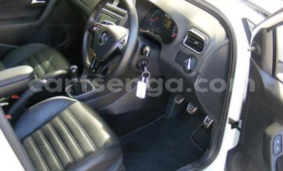 Nunua Ilio tumika Volkswagen Polo White Gari ndani ya Lavumisa nchini Wilaya ya Shiselweni Nunua Ilio tumika Volkswagen Polo White Gari ndani ya Lavumisa nchini Wilaya ya Shiselweni