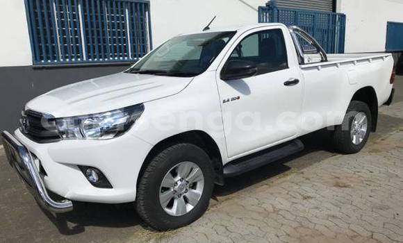Nunua Ilio tumika Toyota Hilux White Gari ndani ya Hlatikulu nchini Wilaya ya Shiselweni Nunua Ilio tumika Toyota Hilux White Gari ndani ya Hlatikulu nchini Wilaya ya Shiselweni