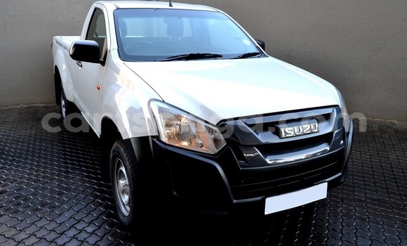 Acheter Occasion Voiture Isuzu KB Blanc à Big Bend, Lubombo Acheter Occasion Voiture Isuzu KB Blanc à Big Bend, Lubombo