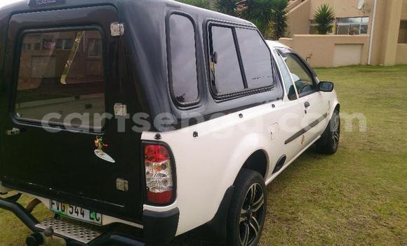 Nunua Ilio tumika Ford B-MAX White Gari ndani ya Bulembu nchini Hhohho Nunua Ilio tumika Ford B-MAX White Gari ndani ya Bulembu nchini Hhohho