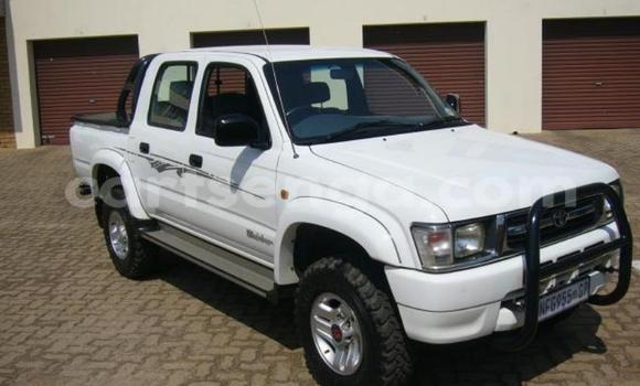 Nunua Ilio tumika Toyota Hilux White Gari ndani ya Ezulwini nchini Hhohho Nunua Ilio tumika Toyota Hilux White Gari ndani ya Ezulwini nchini Hhohho