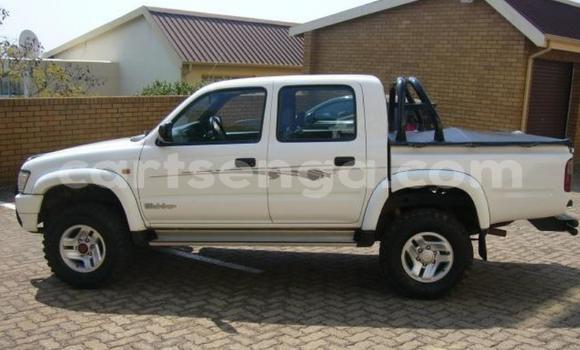 Nunua Ilio tumika Toyota Hilux White Gari ndani ya Ezulwini nchini Hhohho Nunua Ilio tumika Toyota Hilux White Gari ndani ya Ezulwini nchini Hhohho