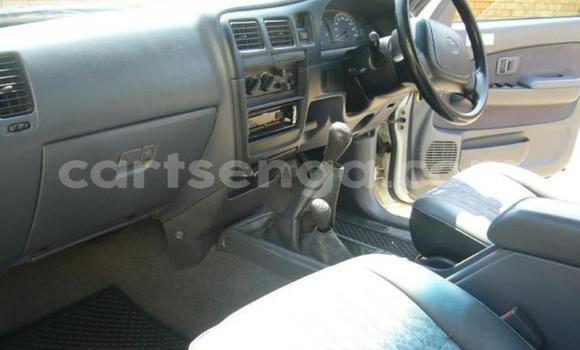 Nunua Ilio tumika Toyota Hilux White Gari ndani ya Ezulwini nchini Hhohho Nunua Ilio tumika Toyota Hilux White Gari ndani ya Ezulwini nchini Hhohho