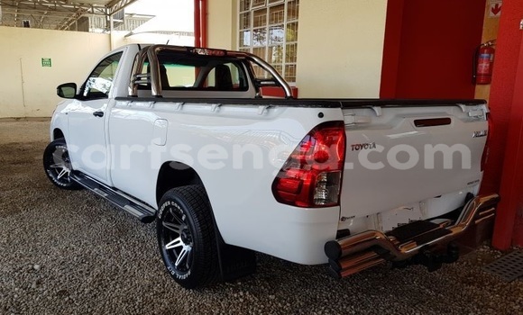 Nunua Ilio tumika Toyota Hilux White Gari ndani ya Ezulwini nchini Hhohho Nunua Ilio tumika Toyota Hilux White Gari ndani ya Ezulwini nchini Hhohho