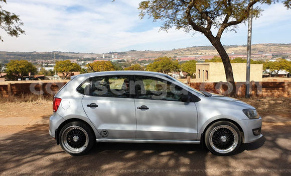 Nunua Ilio tumika Volkswagen Polo Silver Gari ndani ya Bulembu nchini Hhohho Nunua Ilio tumika Volkswagen Polo Silver Gari ndani ya Bulembu nchini Hhohho