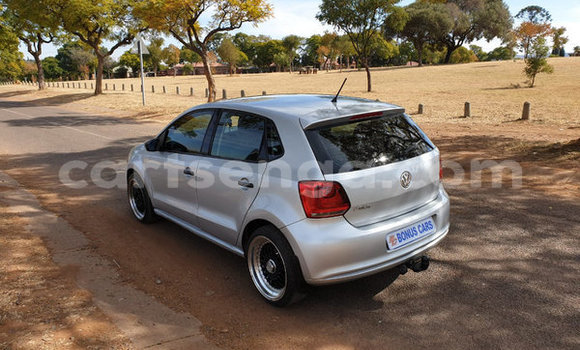 Nunua Ilio tumika Volkswagen Polo Silver Gari ndani ya Bulembu nchini Hhohho Nunua Ilio tumika Volkswagen Polo Silver Gari ndani ya Bulembu nchini Hhohho