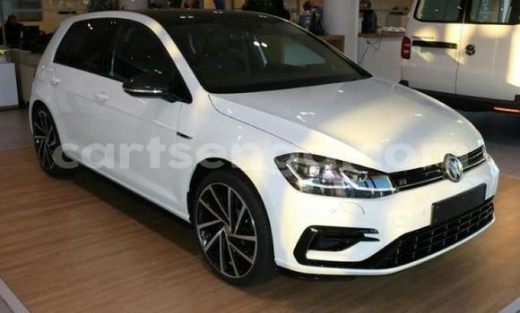 Buy Used Volkswagen Golf R White Car in Bhunya in Manzini Buy Used Volkswagen Golf R White Car in Bhunya in Manzini
