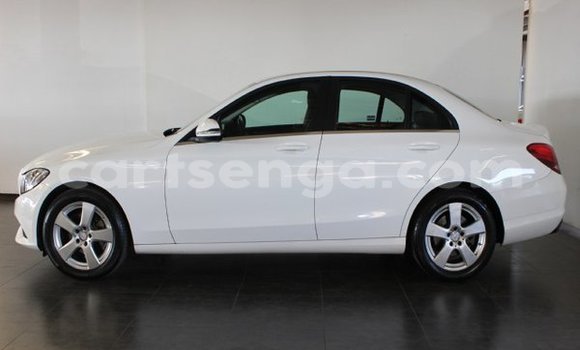 Acheter Occasion Voiture Mercedes‒Benz CLK-klasse AMG Blanc à Hlatikulu, Shiselweni District Acheter Occasion Voiture Mercedes‒Benz CLK-klasse AMG Blanc à Hlatikulu, Shiselweni District