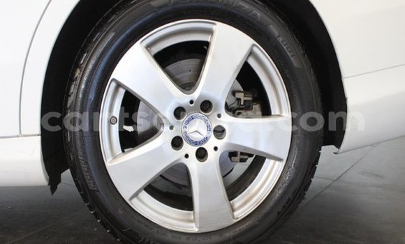 Acheter Occasion Voiture Mercedes‒Benz CLK-klasse AMG Blanc à Hlatikulu, Shiselweni District Acheter Occasion Voiture Mercedes‒Benz CLK-klasse AMG Blanc à Hlatikulu, Shiselweni District