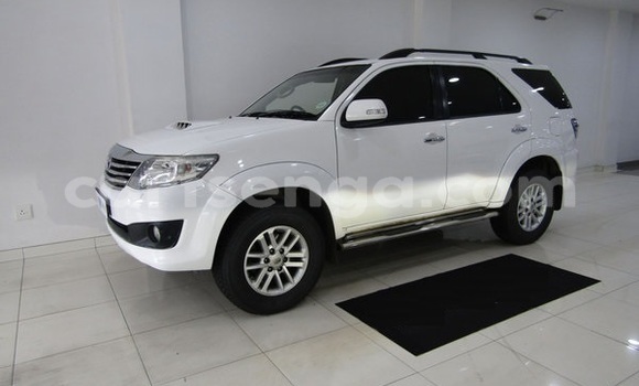 Buy Used Toyota Fortuner White Car in Ezulwini in Hhohho Buy Used Toyota Fortuner White Car in Ezulwini in Hhohho