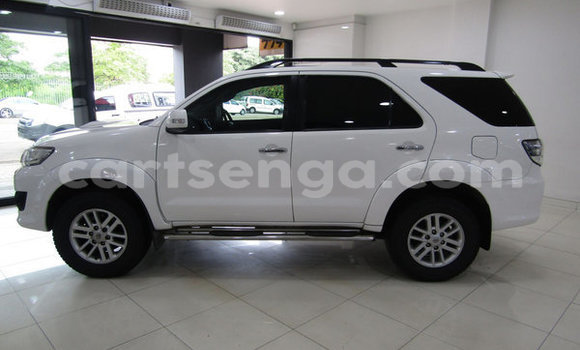 Buy Used Toyota Fortuner White Car in Ezulwini in Hhohho Buy Used Toyota Fortuner White Car in Ezulwini in Hhohho