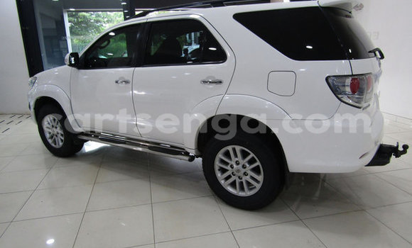 Buy Used Toyota Fortuner White Car in Ezulwini in Hhohho Buy Used Toyota Fortuner White Car in Ezulwini in Hhohho