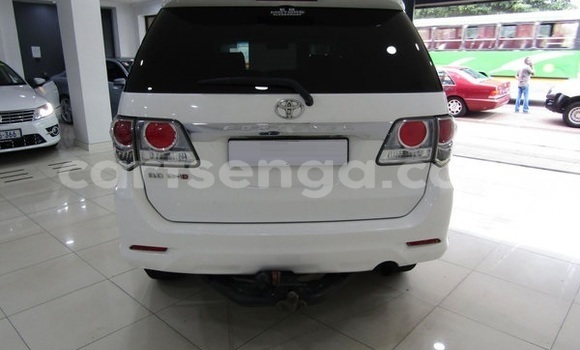 Buy Used Toyota Fortuner White Car in Ezulwini in Hhohho Buy Used Toyota Fortuner White Car in Ezulwini in Hhohho