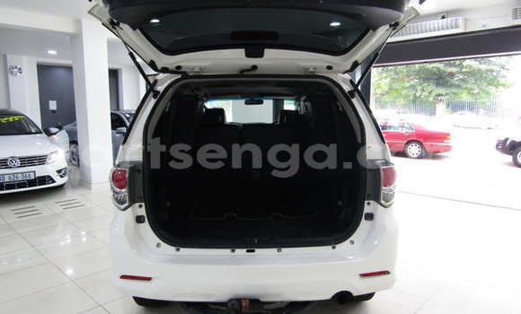 Buy Used Toyota Fortuner White Car in Ezulwini in Hhohho Buy Used Toyota Fortuner White Car in Ezulwini in Hhohho