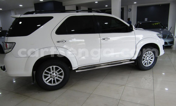 Buy Used Toyota Fortuner White Car in Ezulwini in Hhohho Buy Used Toyota Fortuner White Car in Ezulwini in Hhohho