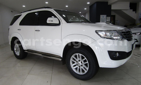 Buy Used Toyota Fortuner White Car in Ezulwini in Hhohho Buy Used Toyota Fortuner White Car in Ezulwini in Hhohho