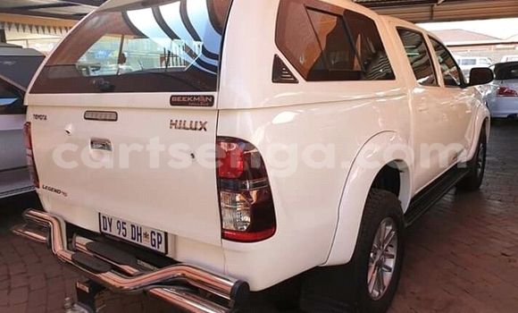 Buy Used Toyota Hilux White Car in Ezulwini in Hhohho Buy Used Toyota Hilux White Car in Ezulwini in Hhohho