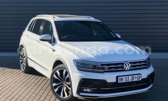 Buy Used Volkswagen Tiguan White Car in Bhunya in Manzini Buy Used Volkswagen Tiguan White Car in Bhunya in Manzini