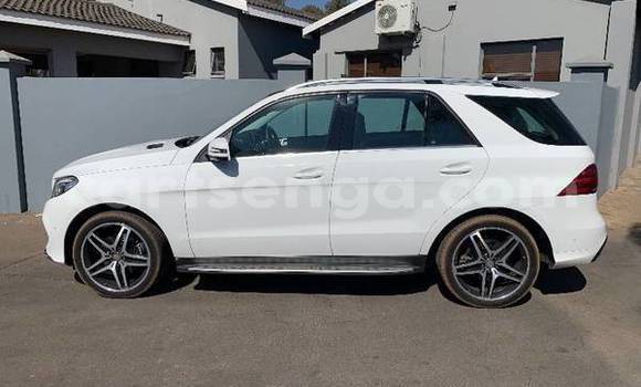 Nunua Ilio tumika Mercedes‒Benz SL-klasse AMG White Gari ndani ya Hlatikulu nchini Wilaya ya Shiselweni Nunua Ilio tumika Mercedes‒Benz SL-klasse AMG White Gari ndani ya Hlatikulu nchini Wilaya ya Shiselweni