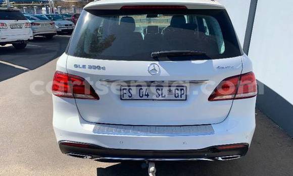 Nunua Ilio tumika Mercedes‒Benz SL-klasse AMG White Gari ndani ya Hlatikulu nchini Wilaya ya Shiselweni Nunua Ilio tumika Mercedes‒Benz SL-klasse AMG White Gari ndani ya Hlatikulu nchini Wilaya ya Shiselweni