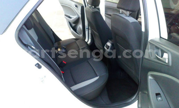 Acheter Occasion Voiture Hyundai i20 Blanc à Ezulwini, Hhohho Acheter Occasion Voiture Hyundai i20 Blanc à Ezulwini, Hhohho
