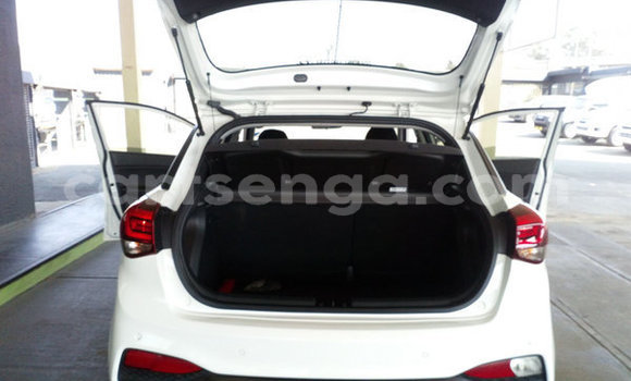 Acheter Occasion Voiture Hyundai i20 Blanc à Ezulwini, Hhohho Acheter Occasion Voiture Hyundai i20 Blanc à Ezulwini, Hhohho