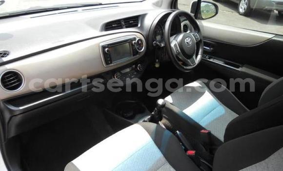 Nunua Ilio tumika Toyota Yaris White Gari ndani ya Manzini nchini Manzini Nunua Ilio tumika Toyota Yaris White Gari ndani ya Manzini nchini Manzini