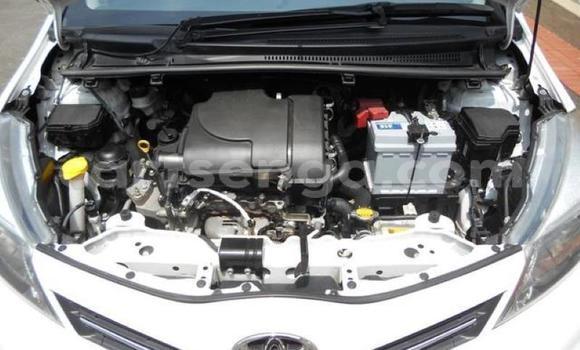 Nunua Ilio tumika Toyota Yaris White Gari ndani ya Manzini nchini Manzini Nunua Ilio tumika Toyota Yaris White Gari ndani ya Manzini nchini Manzini