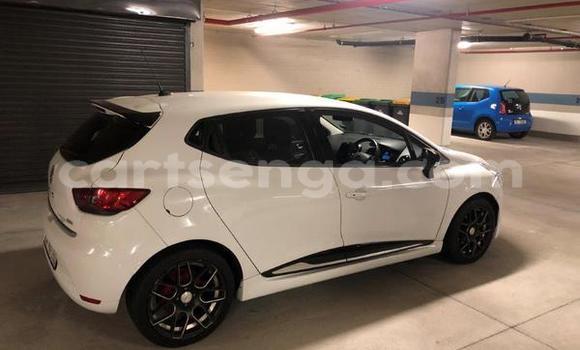 Buy Used Renault Clio White Car in Big Bend in Lubombo Buy Used Renault Clio White Car in Big Bend in Lubombo