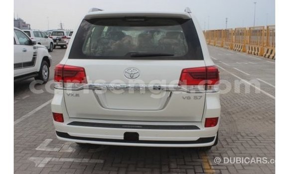 Nunua Imported Toyota Land Cruiser White Gari ndani ya Import - Dubai nchini Hhohho Nunua Imported Toyota Land Cruiser White Gari ndani ya Import - Dubai nchini Hhohho