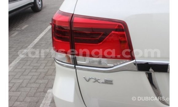 Nunua Imported Toyota Land Cruiser White Gari ndani ya Import - Dubai nchini Hhohho Nunua Imported Toyota Land Cruiser White Gari ndani ya Import - Dubai nchini Hhohho