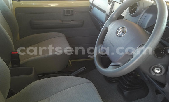 Nunua Ilio tumika Toyota Land Cruiser Brown Gari ndani ya Bulembu nchini Hhohho Nunua Ilio tumika Toyota Land Cruiser Brown Gari ndani ya Bulembu nchini Hhohho