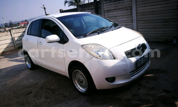 Acheter Occasion Voiture Toyota Yaris Blanc à Ezulwini, Hhohho Acheter Occasion Voiture Toyota Yaris Blanc à Ezulwini, Hhohho