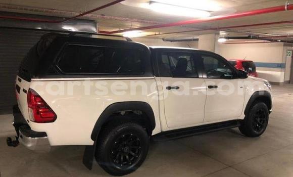 Nunua Ilio tumika Toyota Hilux White Gari ndani ya Manzini nchini Manzini Nunua Ilio tumika Toyota Hilux White Gari ndani ya Manzini nchini Manzini