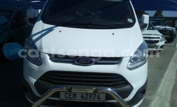 Nunua Ilio tumika Ford Tourneo Courier White Gari ndani ya Ezulwini nchini Hhohho Nunua Ilio tumika Ford Tourneo Courier White Gari ndani ya Ezulwini nchini Hhohho