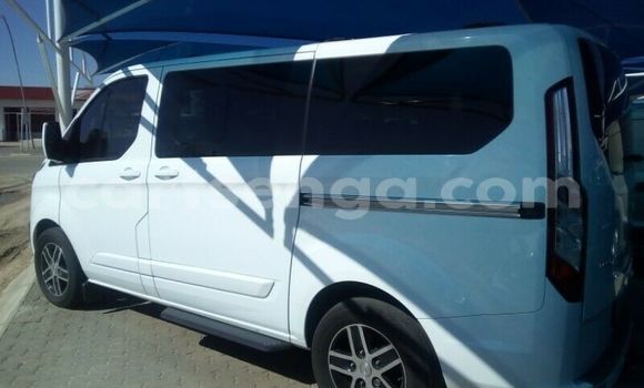 Nunua Ilio tumika Ford Tourneo Courier White Gari ndani ya Ezulwini nchini Hhohho Nunua Ilio tumika Ford Tourneo Courier White Gari ndani ya Ezulwini nchini Hhohho