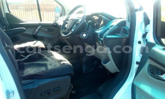 Nunua Ilio tumika Ford Tourneo Courier White Gari ndani ya Ezulwini nchini Hhohho Nunua Ilio tumika Ford Tourneo Courier White Gari ndani ya Ezulwini nchini Hhohho