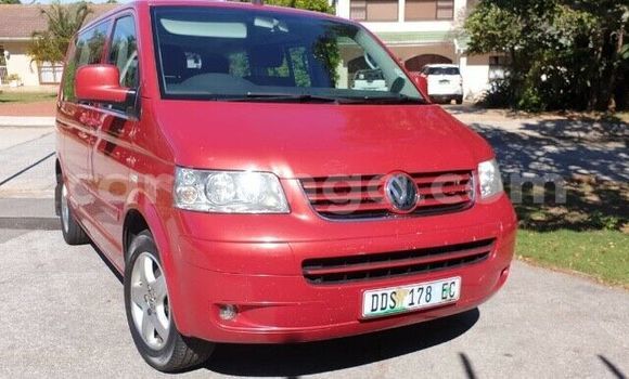 Nunua Ilio tumika Volkswagen Caravelle Red Gari ndani ya Ezulwini nchini Hhohho Nunua Ilio tumika Volkswagen Caravelle Red Gari ndani ya Ezulwini nchini Hhohho