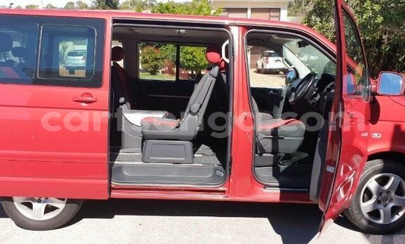 Nunua Ilio tumika Volkswagen Caravelle Red Gari ndani ya Ezulwini nchini Hhohho Nunua Ilio tumika Volkswagen Caravelle Red Gari ndani ya Ezulwini nchini Hhohho