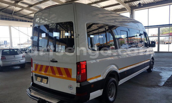 Nunua Ilio tumika Volkswagen Transporter White Gari ndani ya Ezulwini nchini Hhohho Nunua Ilio tumika Volkswagen Transporter White Gari ndani ya Ezulwini nchini Hhohho