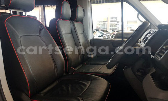 Nunua Ilio tumika Volkswagen Transporter White Gari ndani ya Ezulwini nchini Hhohho Nunua Ilio tumika Volkswagen Transporter White Gari ndani ya Ezulwini nchini Hhohho