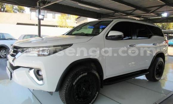 Acheter Occasion Voiture Toyota Fortuner Blanc à Mbabane, Manzini Acheter Occasion Voiture Toyota Fortuner Blanc à Mbabane, Manzini