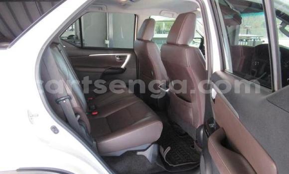Acheter Occasion Voiture Toyota Fortuner Blanc à Mbabane, Manzini Acheter Occasion Voiture Toyota Fortuner Blanc à Mbabane, Manzini