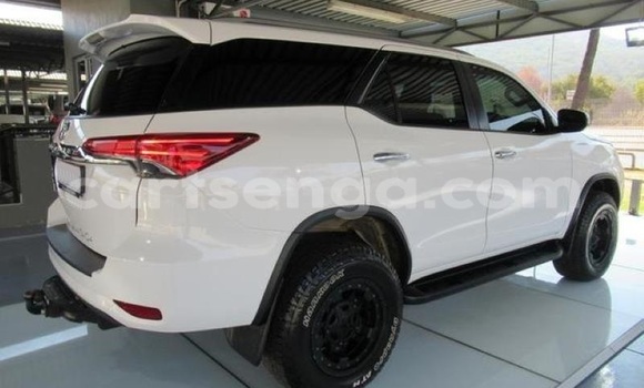 Acheter Occasion Voiture Toyota Fortuner Blanc à Mbabane, Manzini Acheter Occasion Voiture Toyota Fortuner Blanc à Mbabane, Manzini