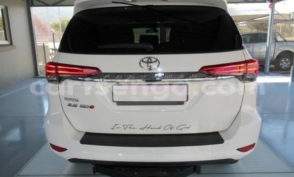 Acheter Occasion Voiture Toyota Fortuner Blanc à Mbabane, Manzini Acheter Occasion Voiture Toyota Fortuner Blanc à Mbabane, Manzini