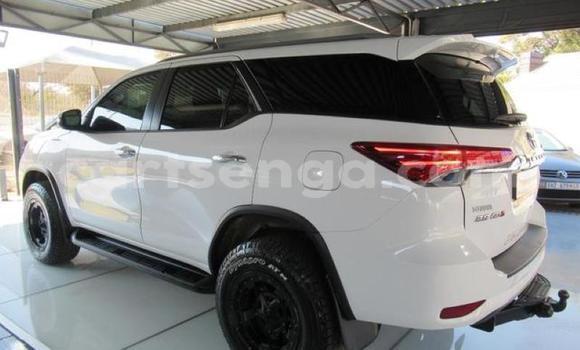 Acheter Occasion Voiture Toyota Fortuner Blanc à Mbabane, Manzini Acheter Occasion Voiture Toyota Fortuner Blanc à Mbabane, Manzini