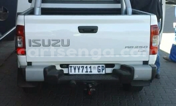 Buy Used Isuzu KB White Car in Mondi in Hhohho Buy Used Isuzu KB White Car in Mondi in Hhohho