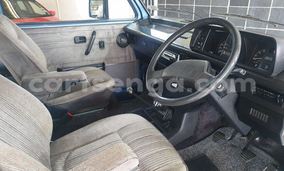 Nunua Ilio tumika Volkswagen Caravelle Blue Gari ndani ya Ezulwini nchini Hhohho Nunua Ilio tumika Volkswagen Caravelle Blue Gari ndani ya Ezulwini nchini Hhohho